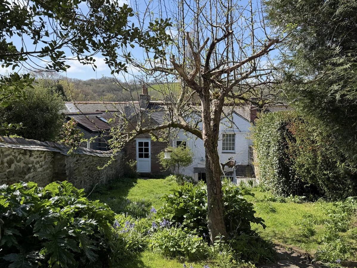 Trennick Row, Truro